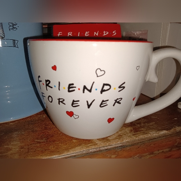 Cup and book FRIENDS gift NWT - Picture 7 of 10